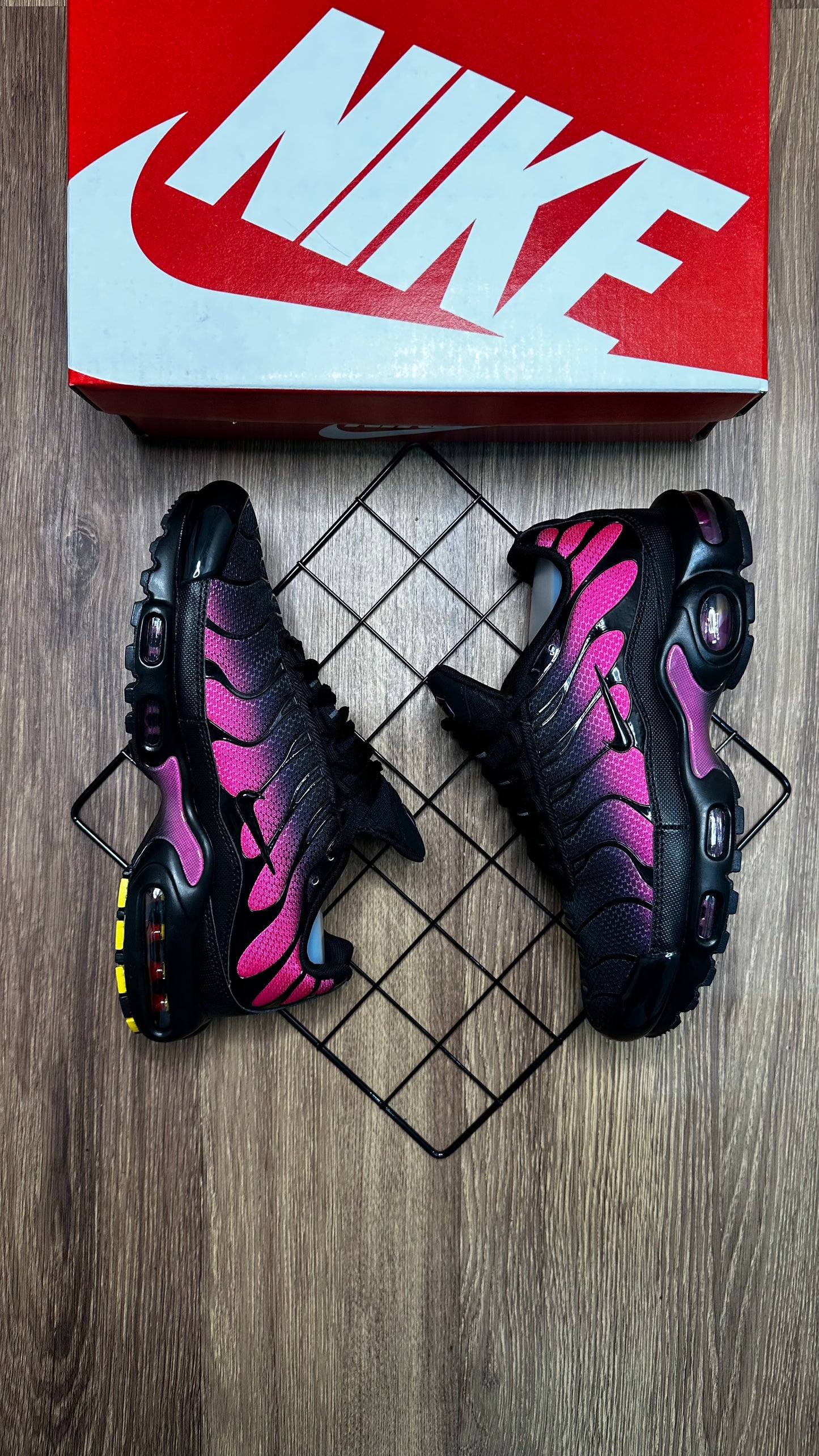 Air max Tn - Preto e Rosa