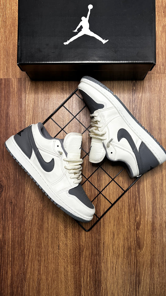 Jordan Low - Creme e Grafite