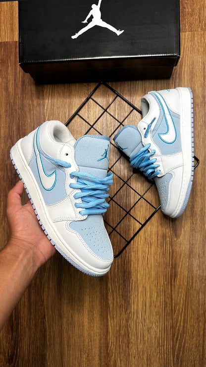 Jordan Low - Azul bebê e branco