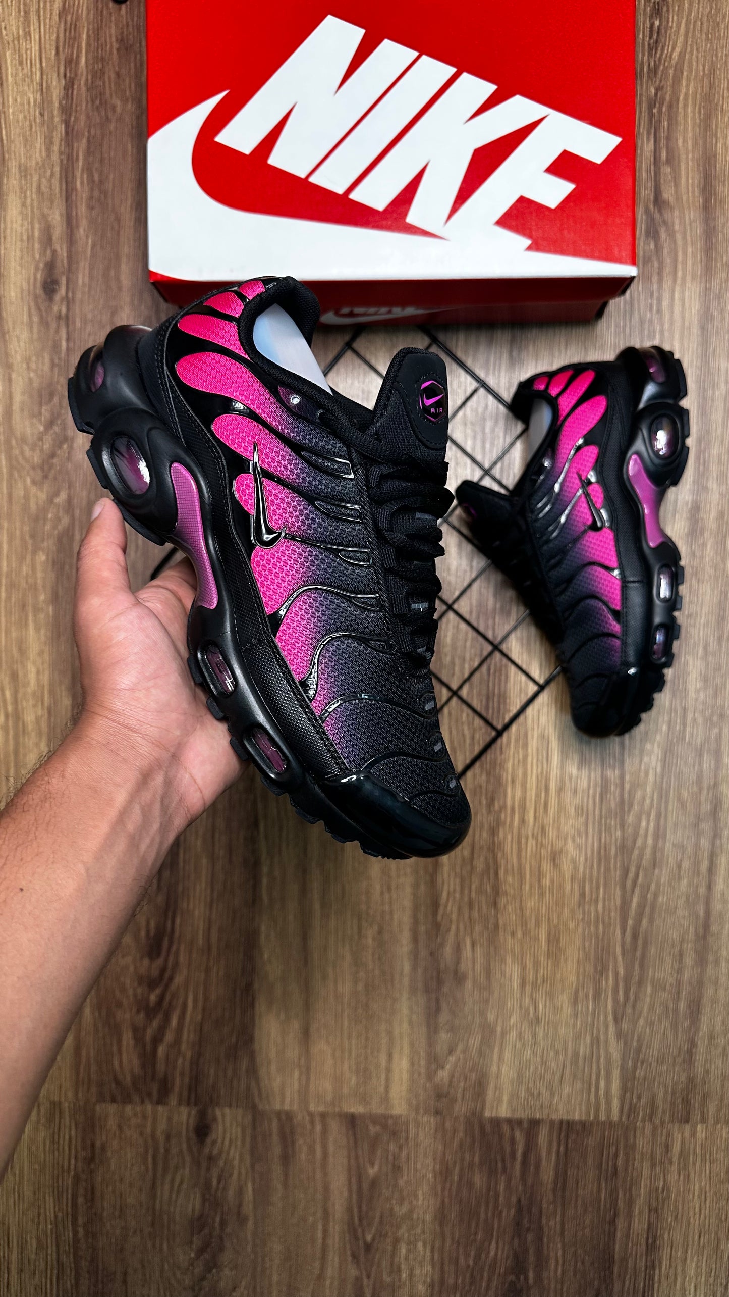 Air max Tn - Preto e Rosa